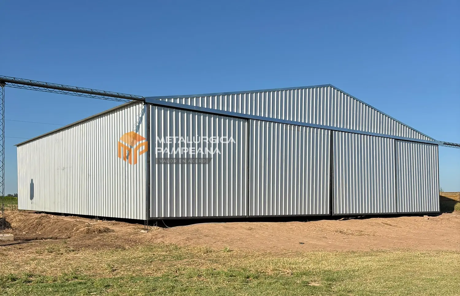 Hangar metálico de 20 por 20 metros construido en Rufino, Santa Fe
